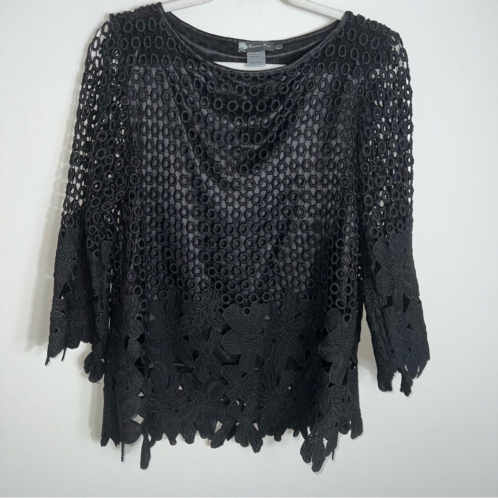 Damee Inc Layered Lace Crochet Blouse-Black-Floral-Size Small